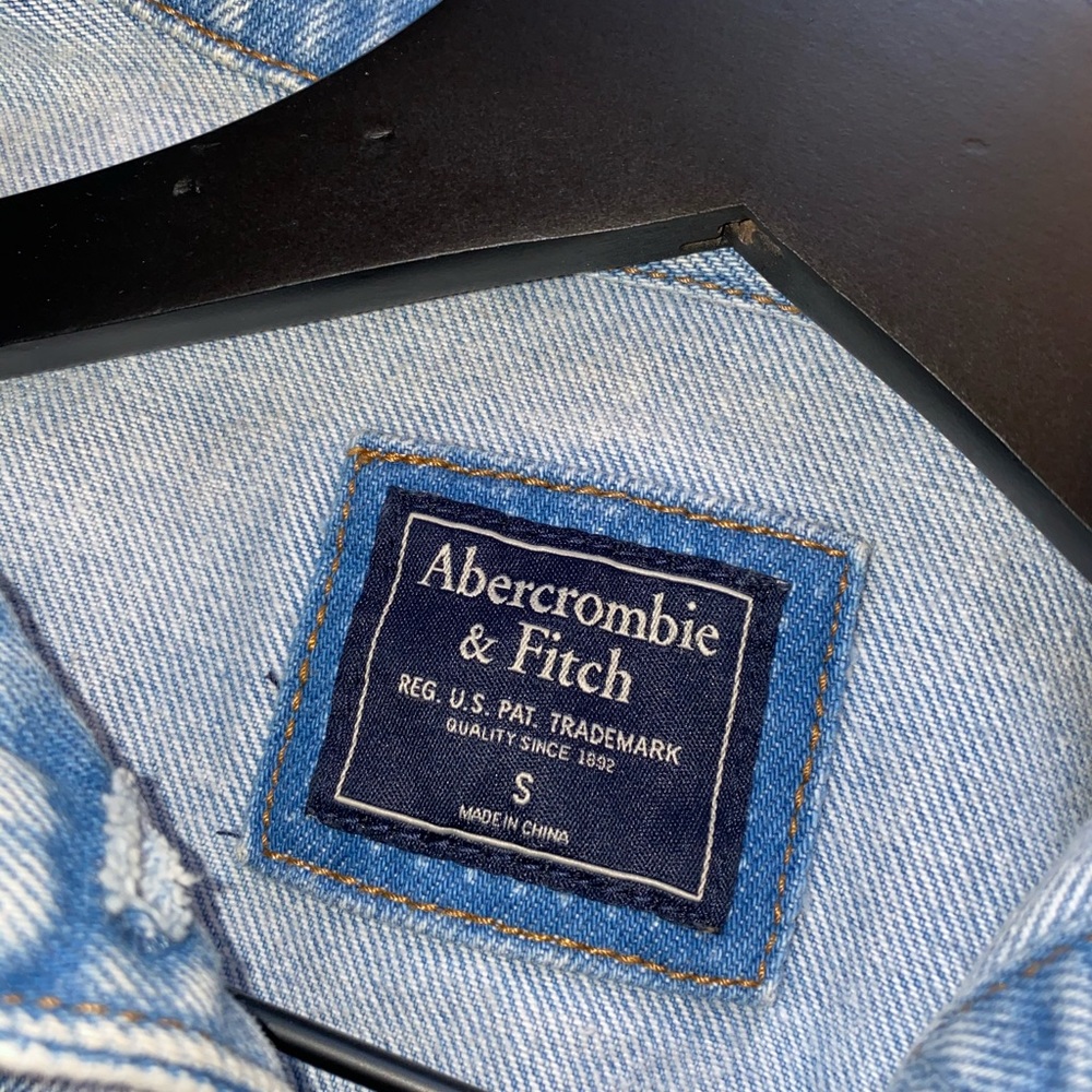 jean jacket - Picture 2 of 3